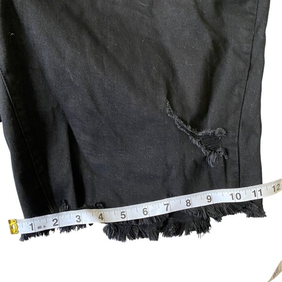 Refuge+ By Charlotte Russe Women’s Black Bermuda Distressed Shorts Size 22 Denim - Picture 11 of 13